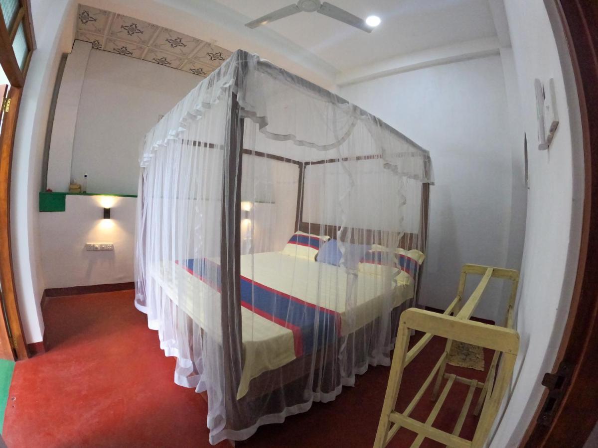 New Star Light Hotel Mirissa Kültér fotó